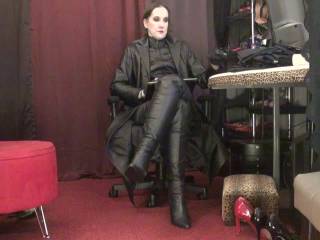 MistressViv