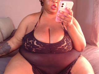 BUSTYEBONY94