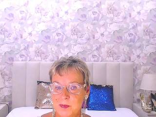 Milfymommy52