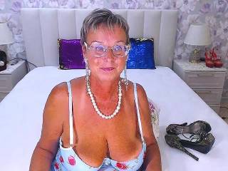 Milfymommy52