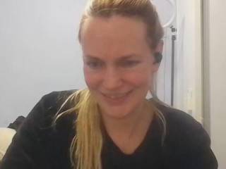 AnnyLe