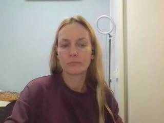 AnnyLe