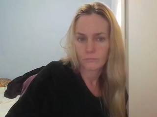 AnnyLe