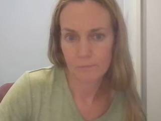 AnnyLe