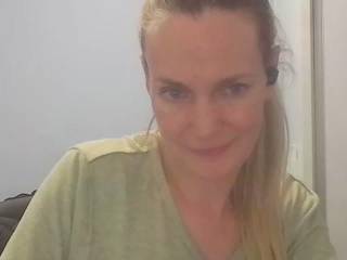 AnnyLe