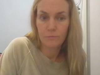 AnnyLe