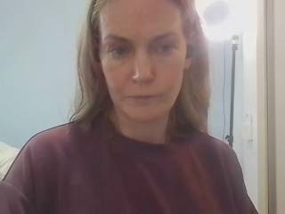 AnnyLe