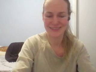 AnnyLe