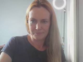 AnnyLe
