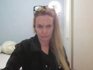 AnnyLe