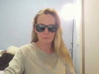 AnnyLe