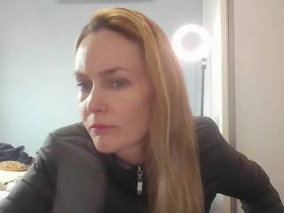 AnnyLe