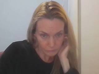 AnnyLe