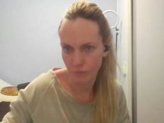 AnnyLe