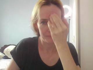 AnnyLe