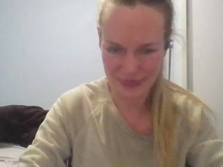 AnnyLe
