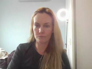 AnnyLe