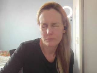 AnnyLe