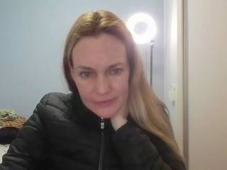 AnnyLe