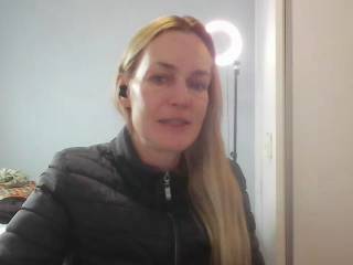 AnnyLe