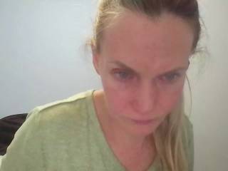 AnnyLe