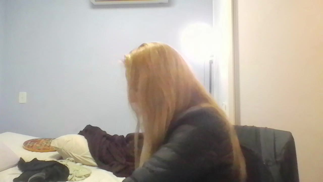 AnnyLe