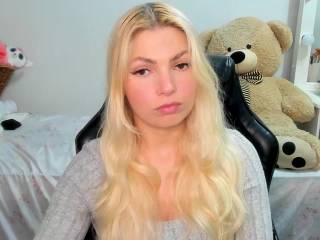 carolieen99
