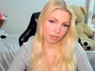carolieen99