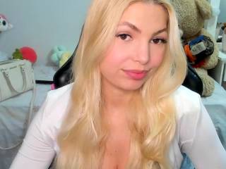 carolieen99