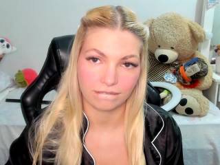 carolieen99