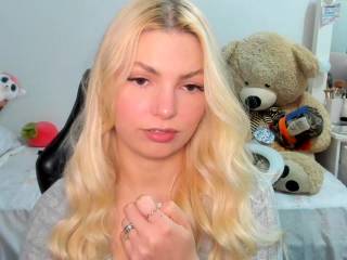 carolieen99