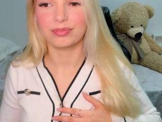 carolieen99
