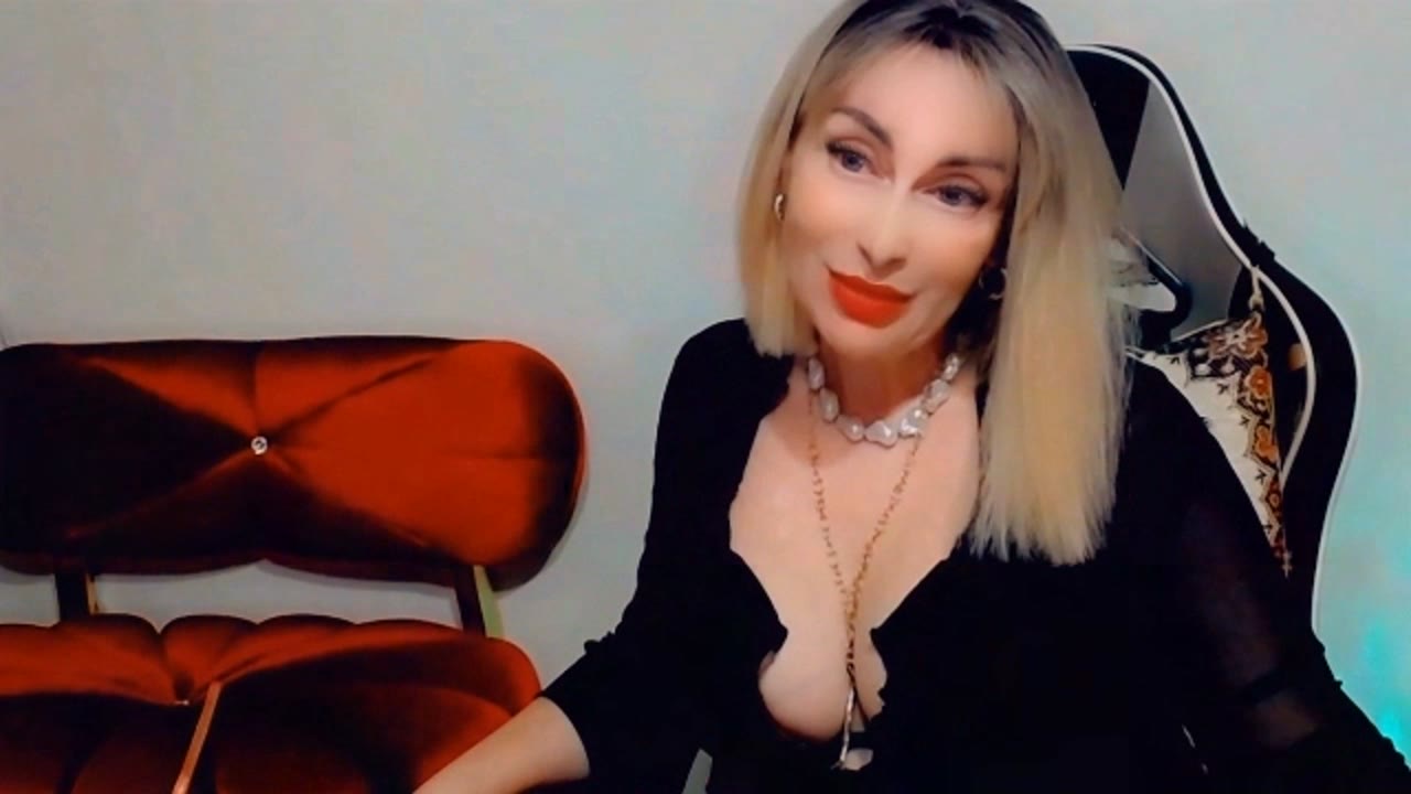 CharmingLady