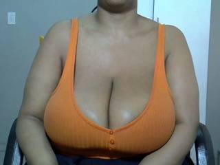 Hugetits38HH