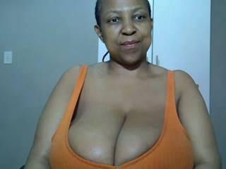 Hugetits38HH