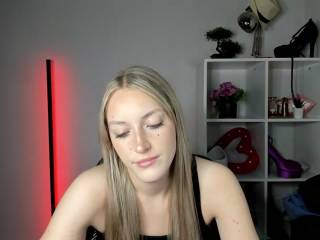 EvelynBlond