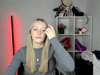 EvelynBlond