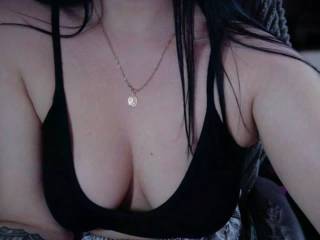 Ella585