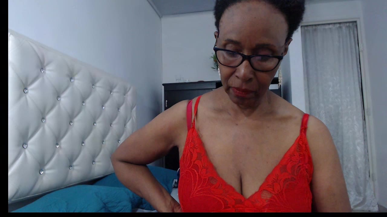 EbonyMilff
