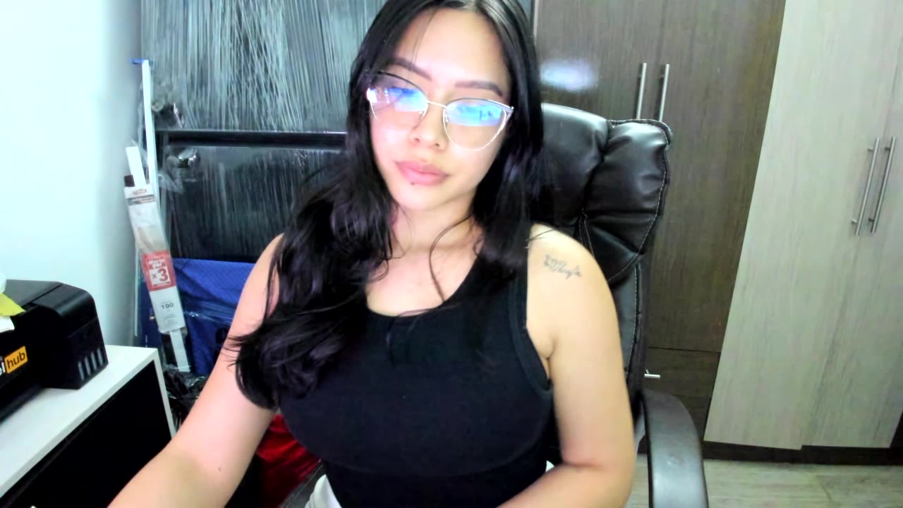 LatinaHorny